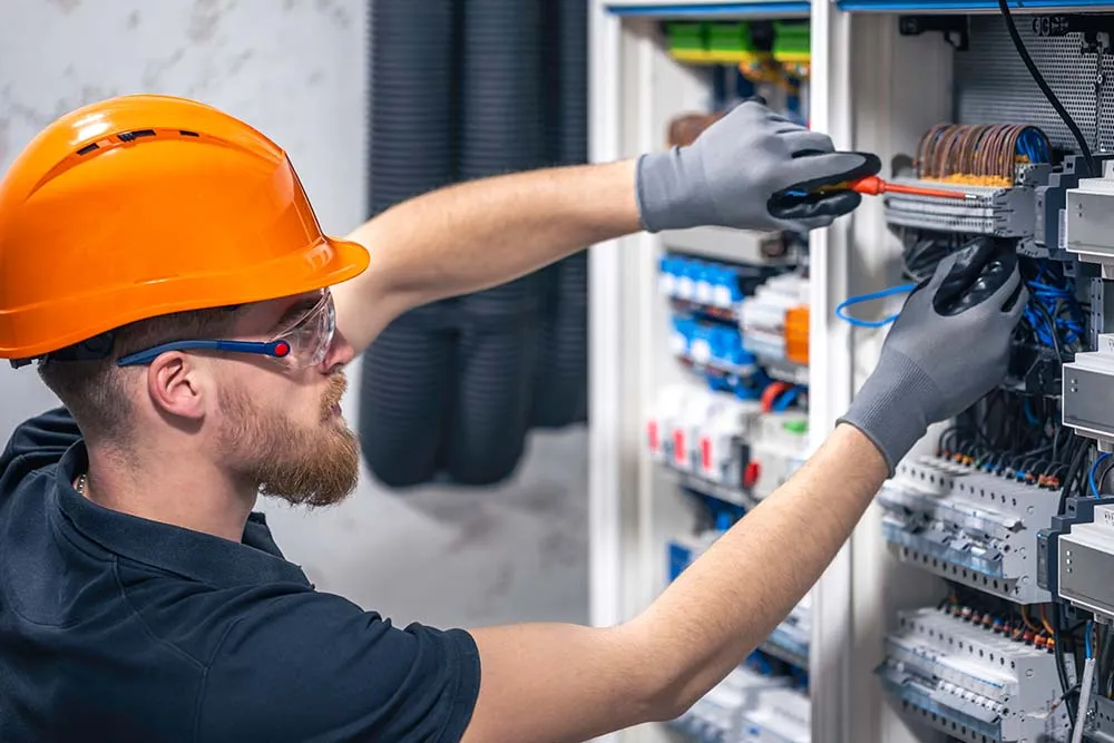 Your Trusted Expert Electrician in Bahria Town, Lahore: Azan Paint & Electric Service